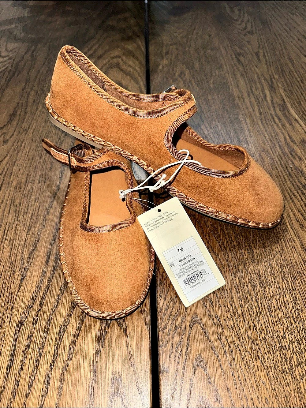 NWT! Universal Thread Halston Mary Jane Flats Faux Suede SZ 71⁄2